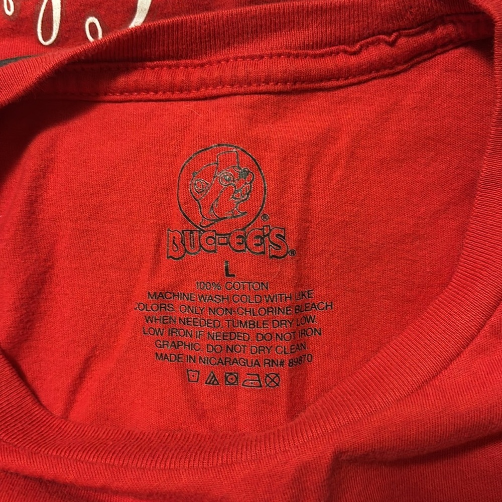 bucees christmas t shirt - Picture 4 of 4